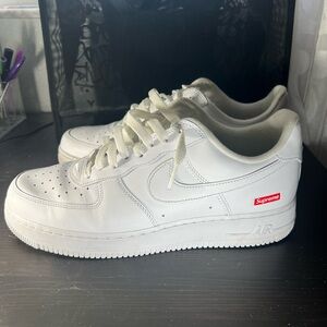 Nike Air Force 1 x Supreme Low